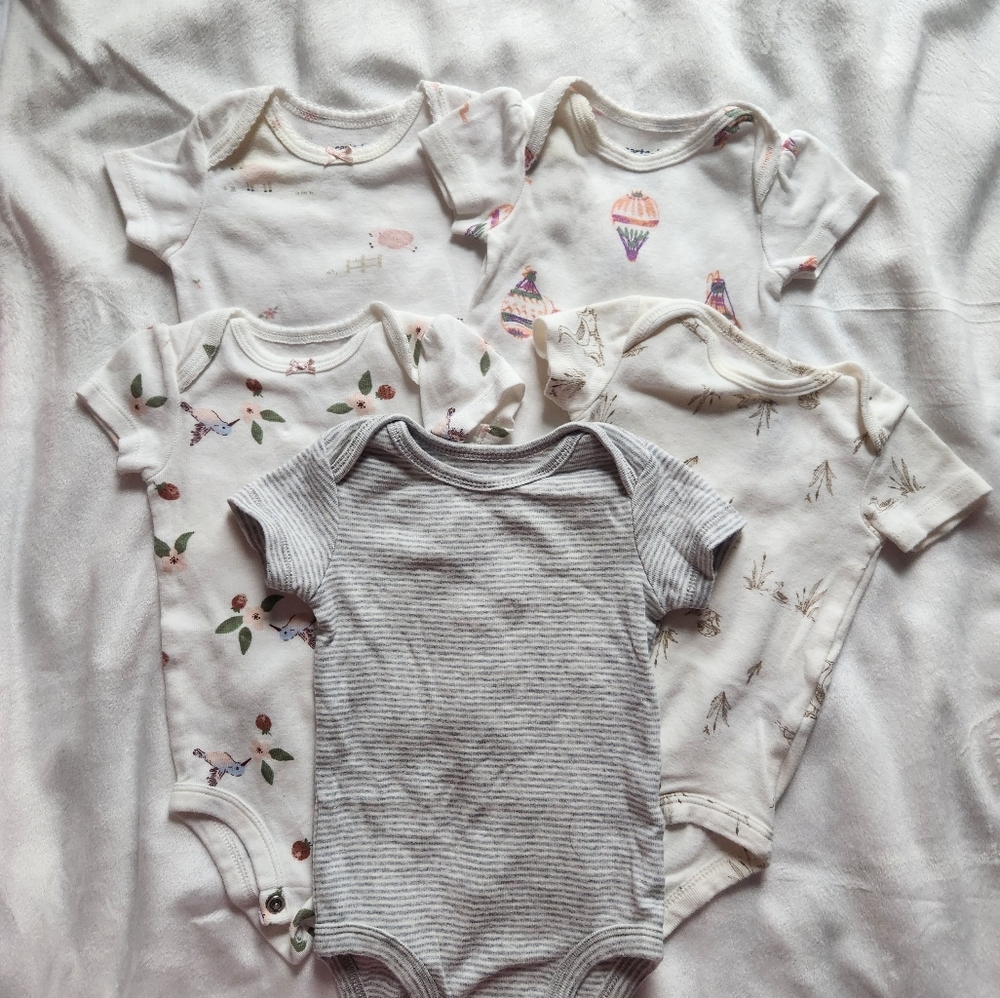 Carter's 5 Bodysuits bundle. 3 months